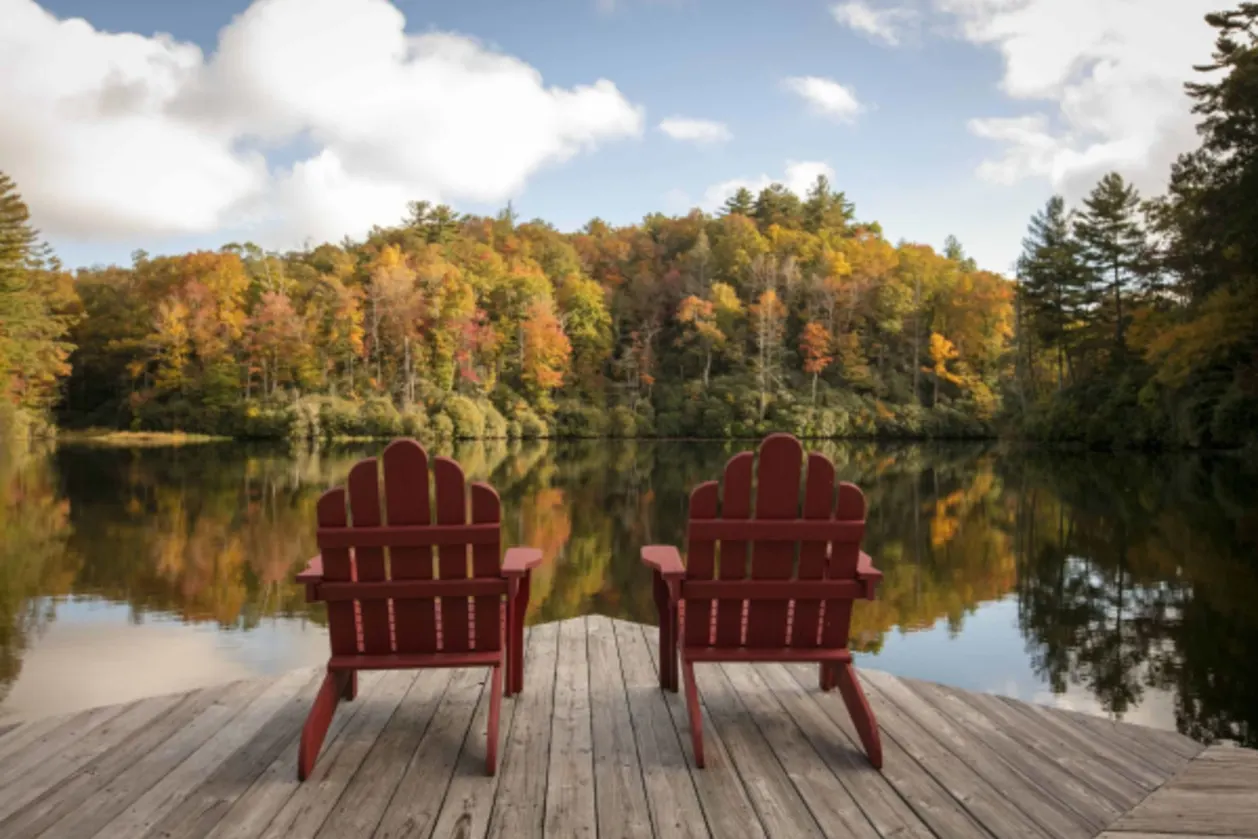 Skyterra Wellness Retreat spa resort in north carolina autumn lake view